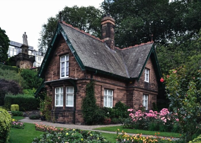 4 People+ 1 Bathroom: How It Works Out