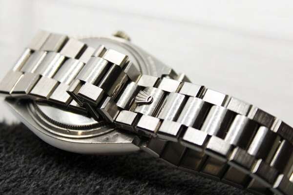 Rolex - Oysterquartz Whitegold 19019 - Image 2